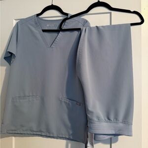 Figs Dusty Blue Women’s Scrub Set